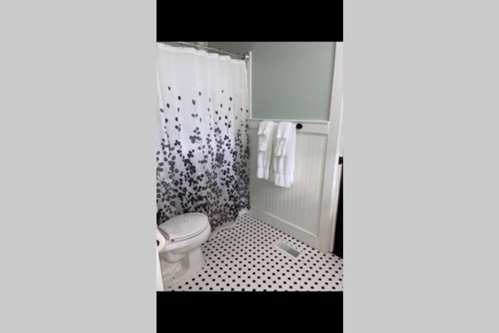 Tucked Away Newly Renovated 2 Bedroom/ 1 Bath Sleeps 8 보퍼트 외부 사진
